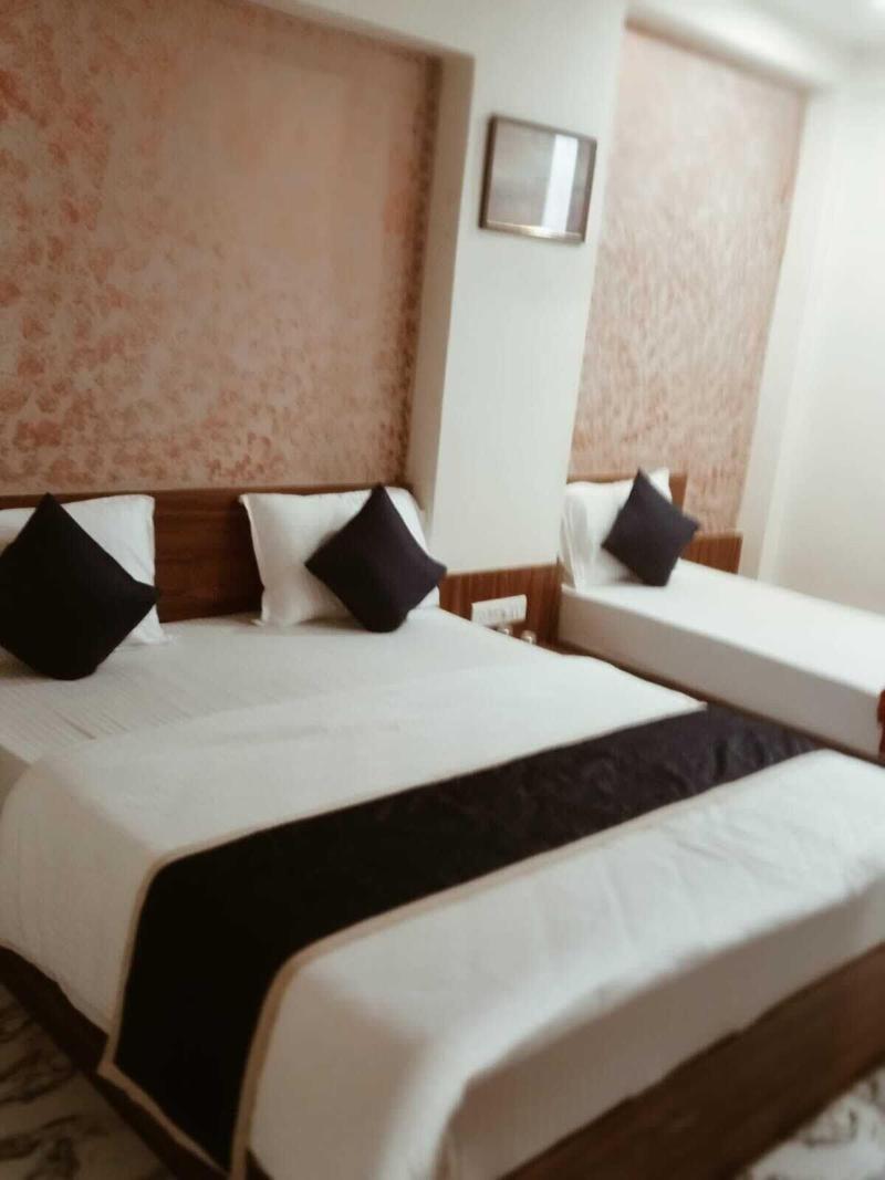 Hotel Royal Gold image