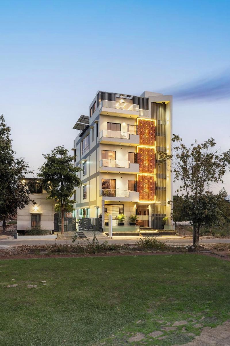 Hotel Blue Chip By Downtown image
