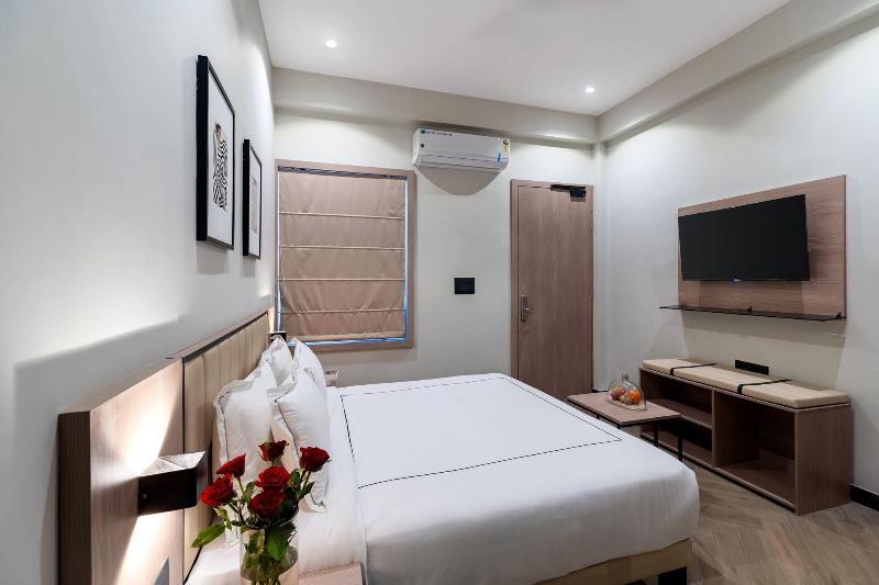 Hotel Blue Chip By Downtown image