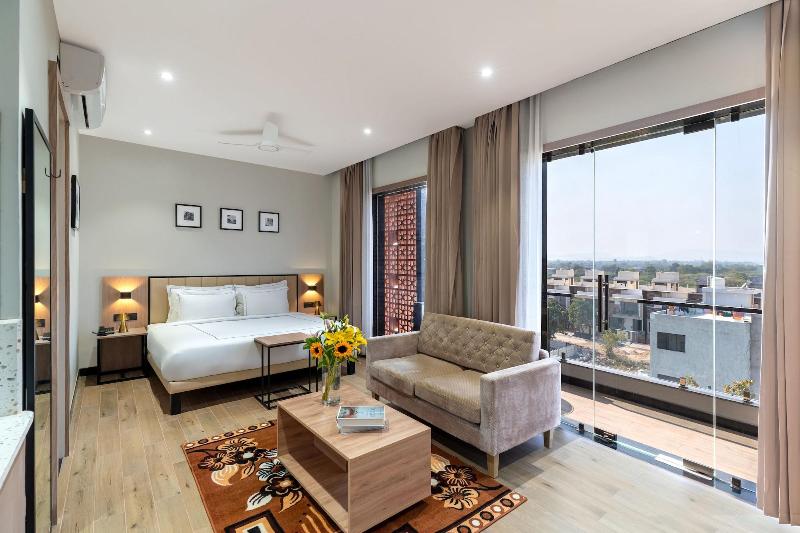 Hotel Blue Chip By Downtown image