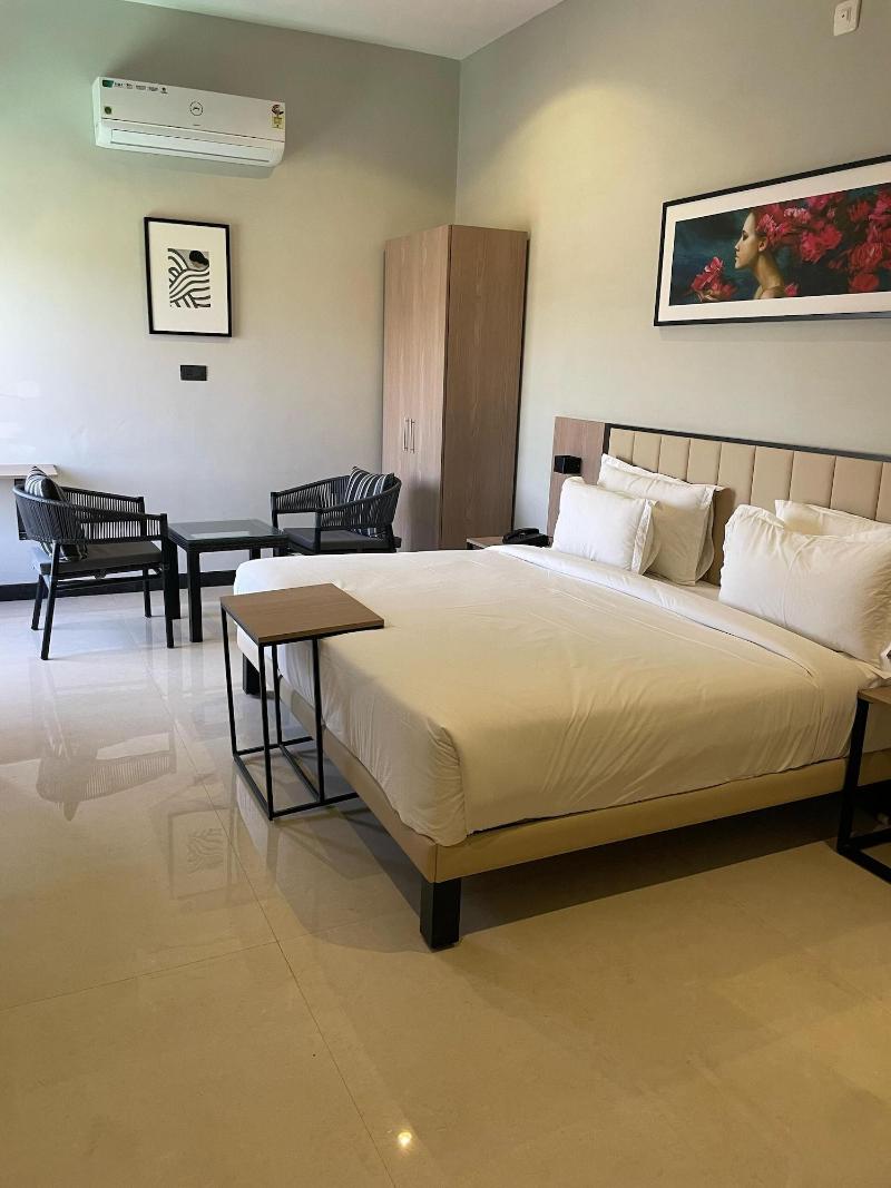 Hotel Blue Chip By Downtown image