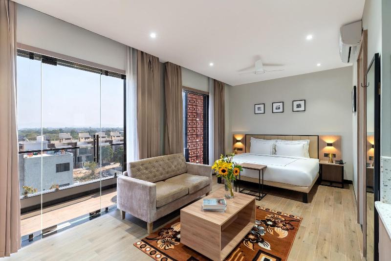 Hotel Blue Chip By Downtown image