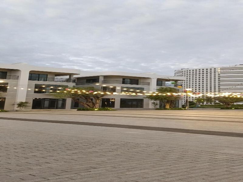The Western Seaview Cam Ranh Condotel image