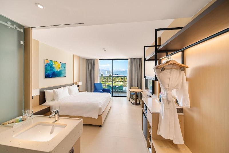 The Western Seaview Cam Ranh Condotel image
