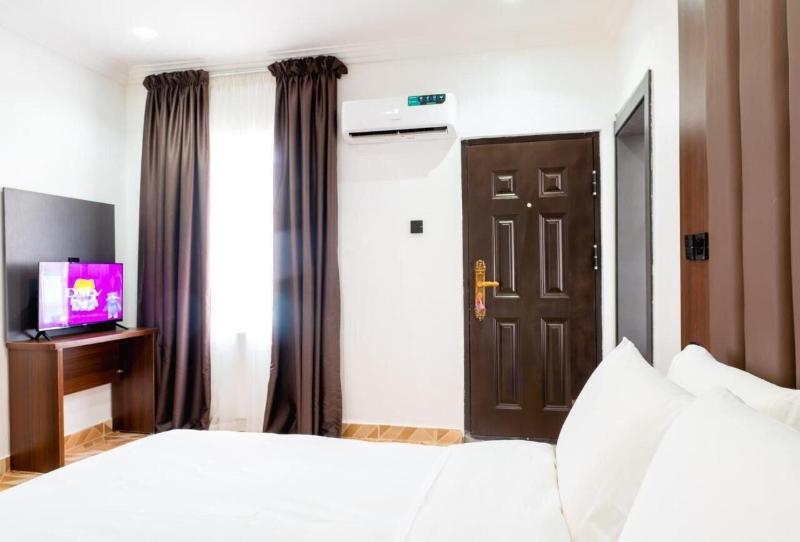 Jotani Living Hotel And Suites image
