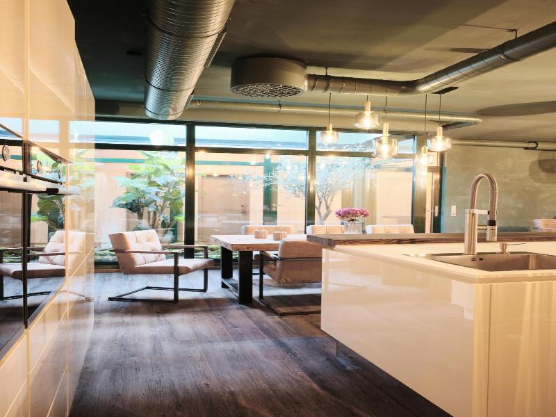 Phil Max Hotel Apartments Messe image