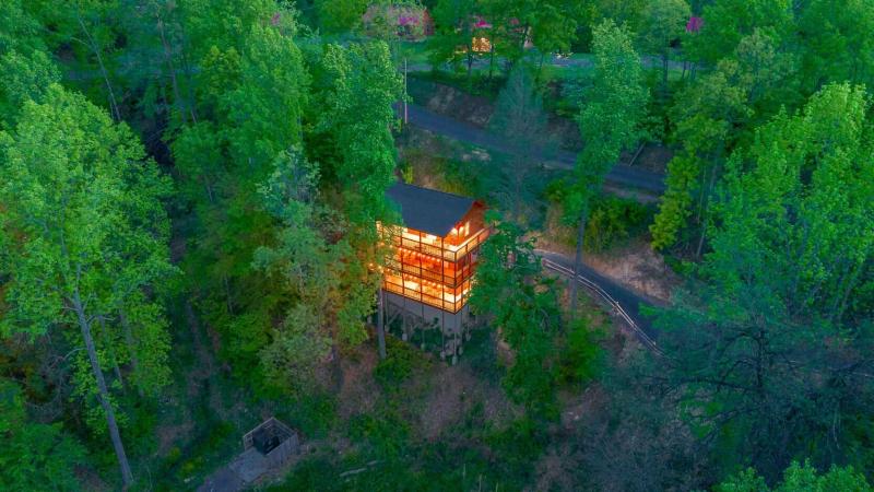 Dollywood Delights By Ghosal Luxury Lodging