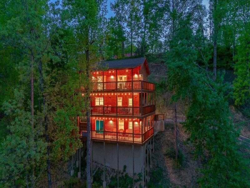 Dollywood Delights By Ghosal Luxury Lodging
