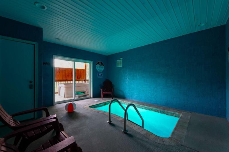Dollywood Delights By Ghosal Luxury Lodging — photo 42