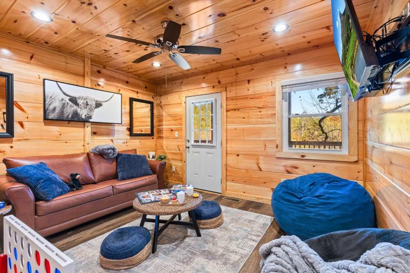 Dollywood Delights By Ghosal Luxury Lodging — photo 8