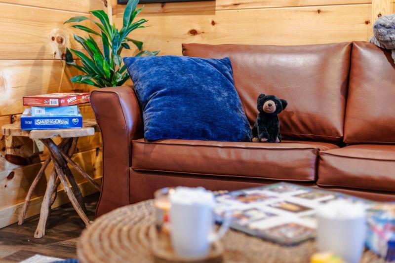 Dollywood Delights By Ghosal Luxury Lodging — photo 31