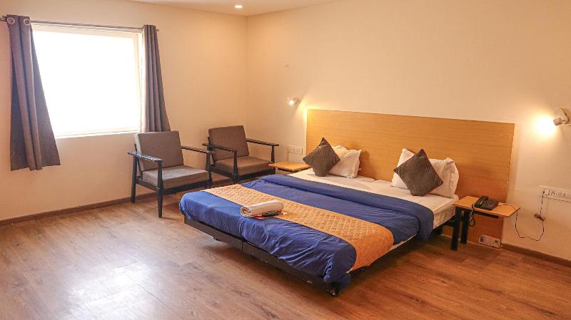 Hotel Noida Grand 121 image