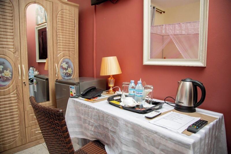 Lakeshore Bed Ad Breakfast image