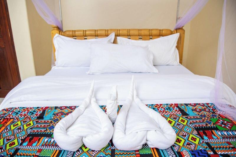 Lakeshore Bed Ad Breakfast image