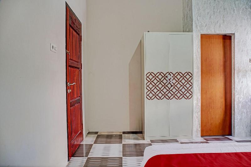Oyo 93190 Sartika Gh Syariah image