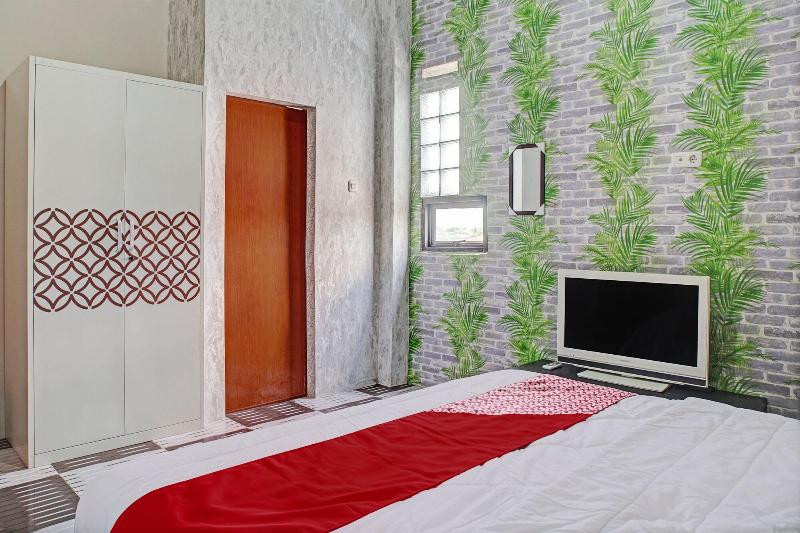 Oyo 93190 Sartika Gh Syariah image