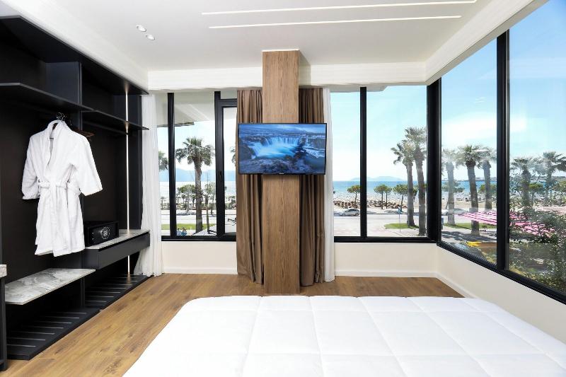 Hotel Adore image