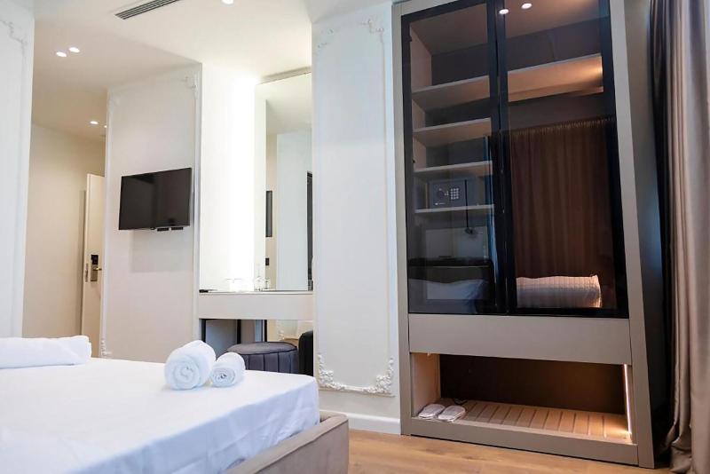 Hotel Adore image