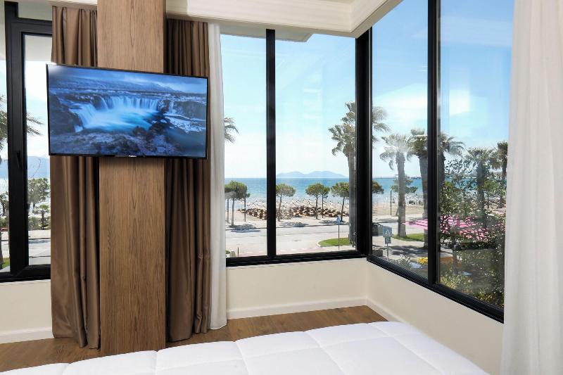 Hotel Adore image