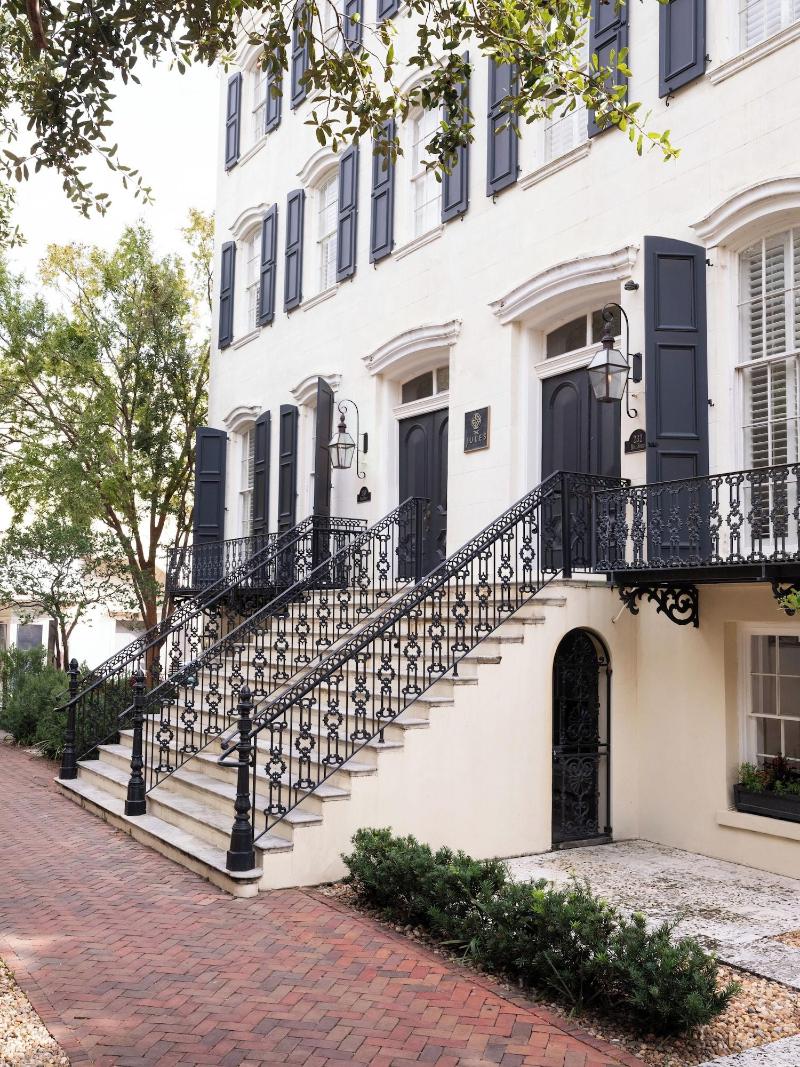 Kasa Jules Savannah — exterior view