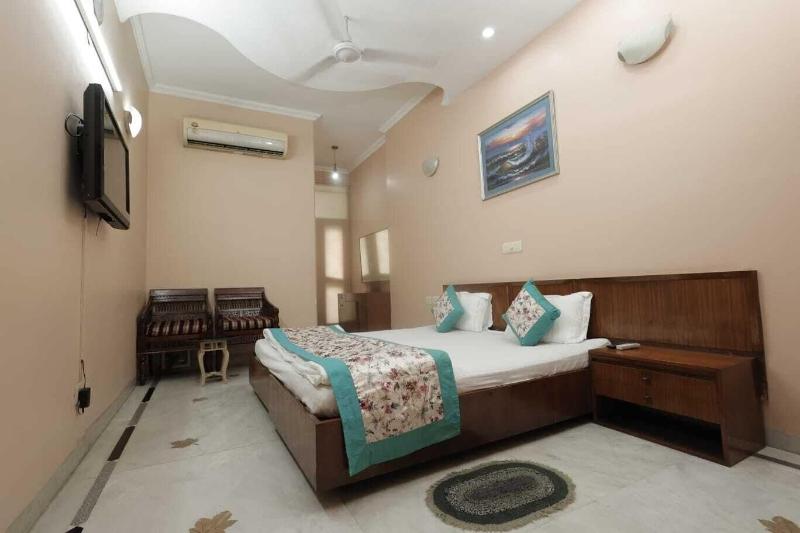 Room In B B Bed And Breakfast Cum Home Stay image