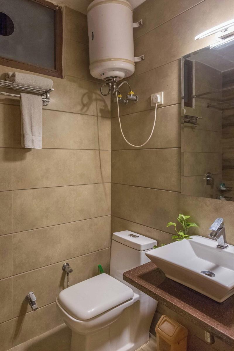 Room In B B Hauz Khas 3 Rooms Bnb image