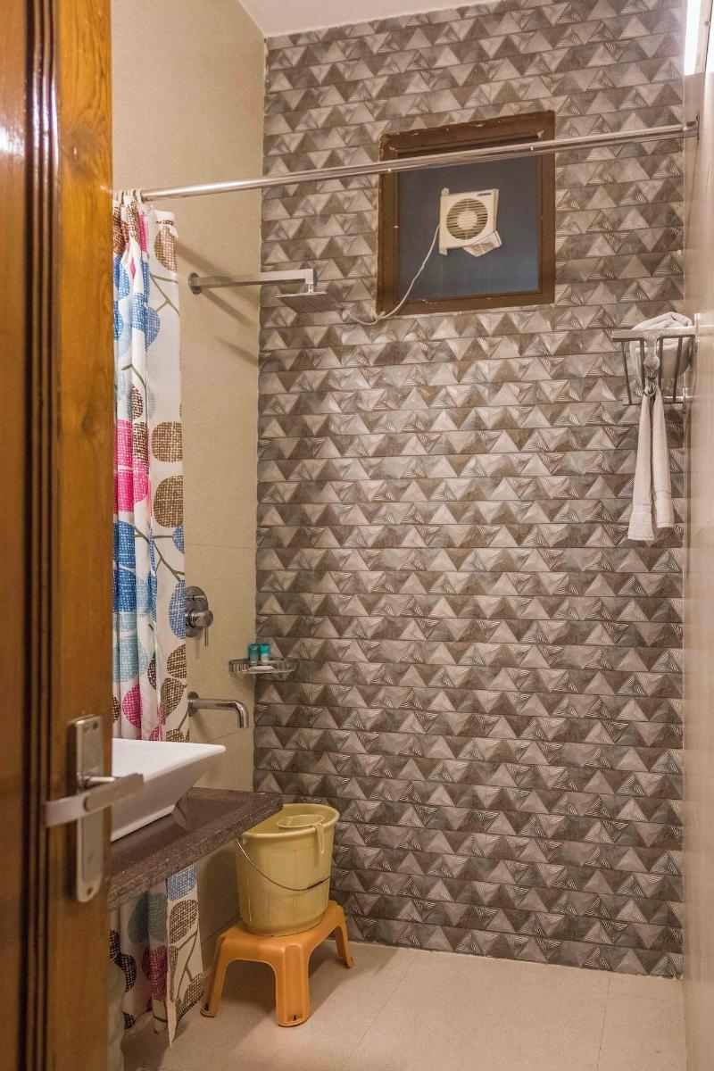 Room In B B Hauz Khas 3 Rooms Bnb image