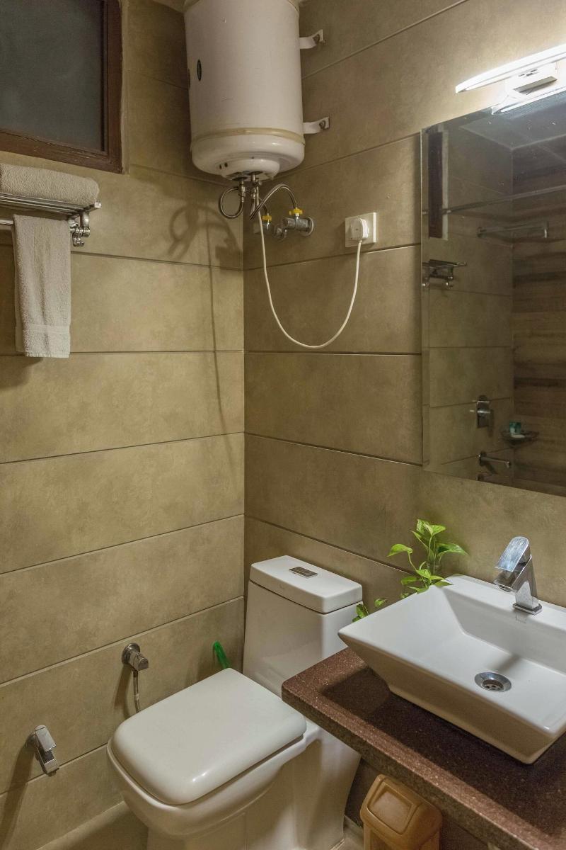Room In B B Hauz Khas 3 Rooms Bnb image