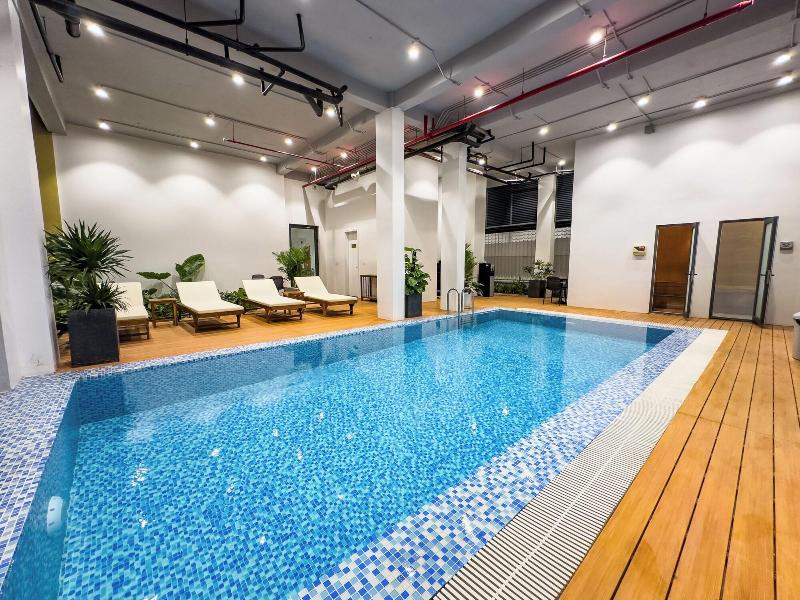 C Hotel image