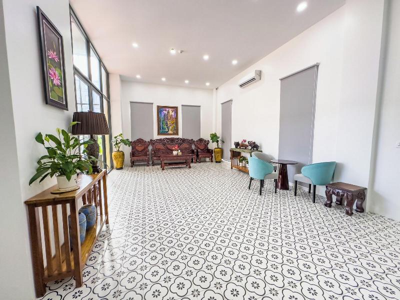 C Hotel image