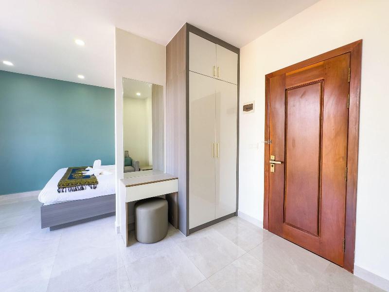 C Hotel image
