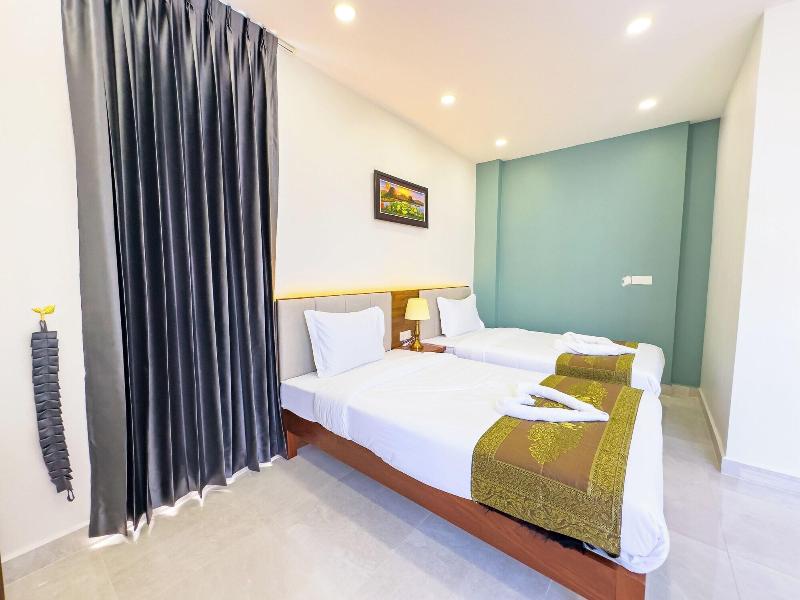 C Hotel image