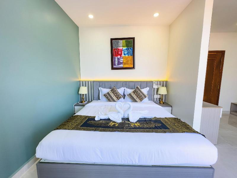 C Hotel image