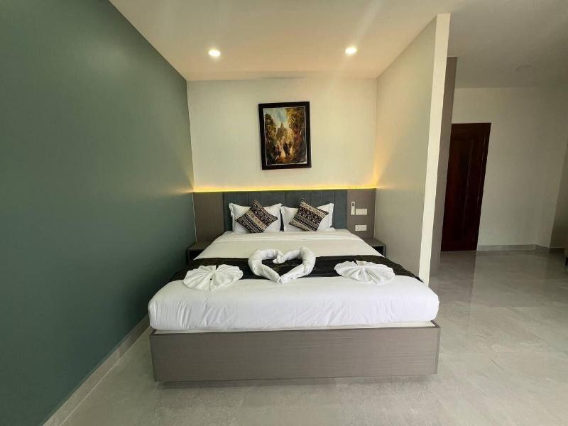 C Hotel image