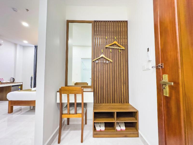 C Hotel image