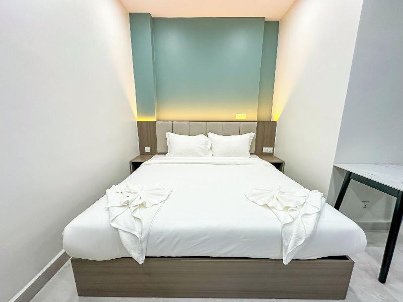 C Hotel image