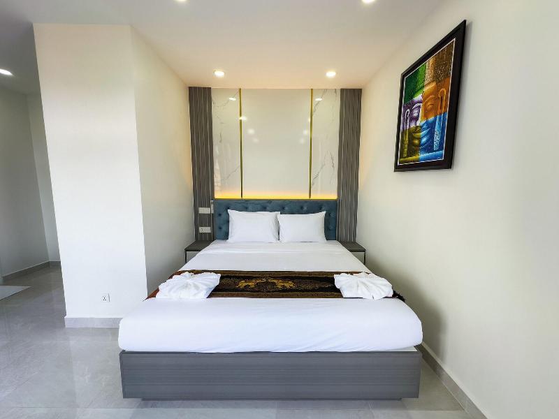 C Hotel image