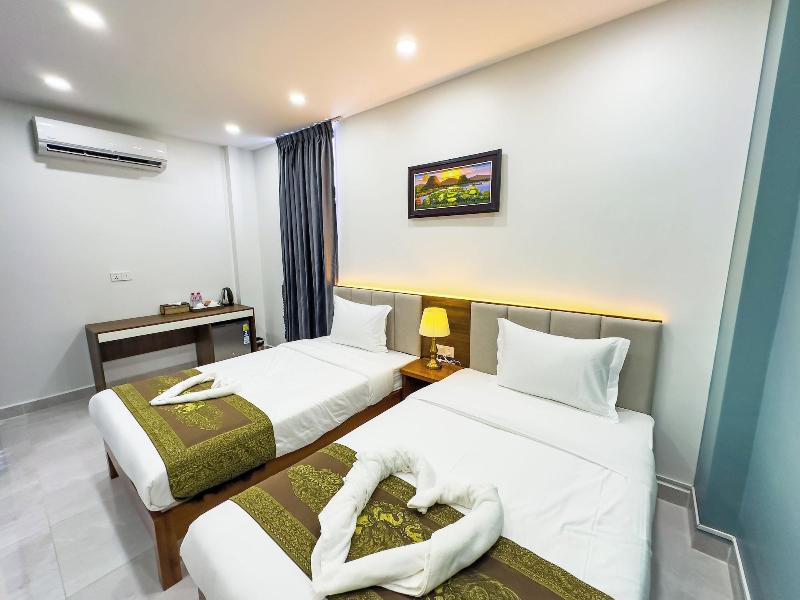 C Hotel image
