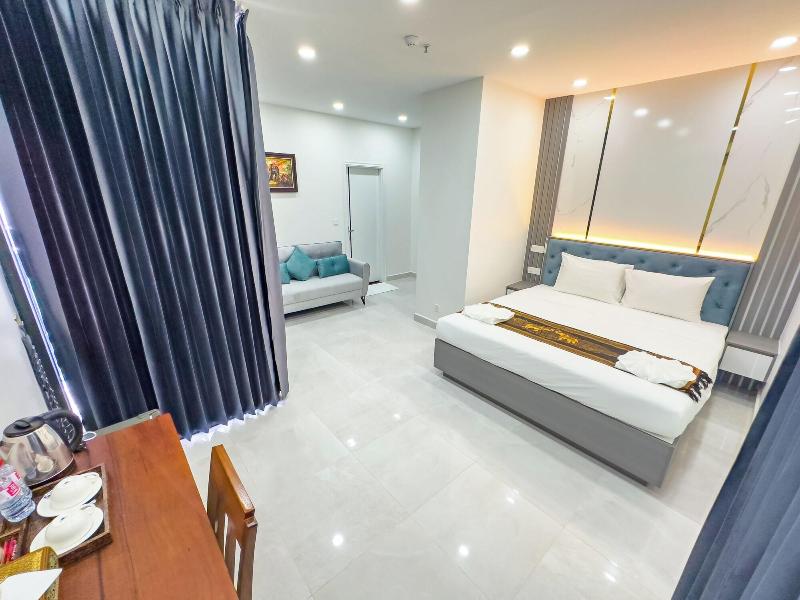 C Hotel image