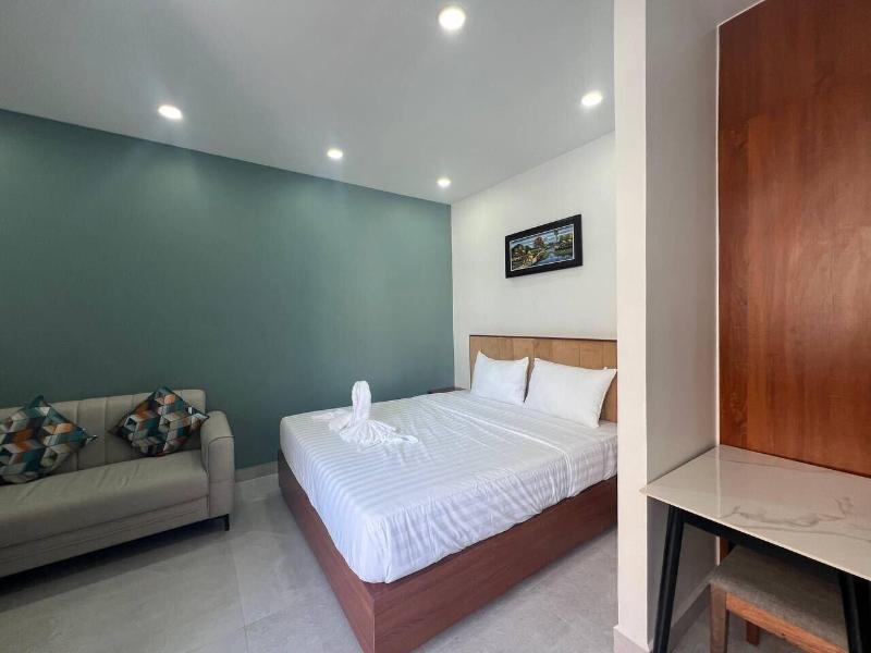 C Hotel image