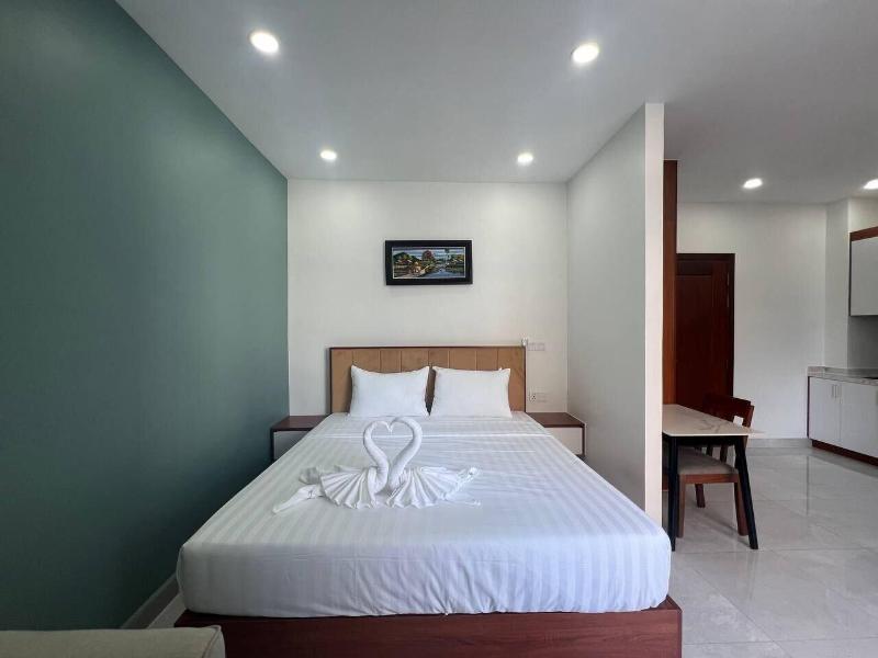 C Hotel image