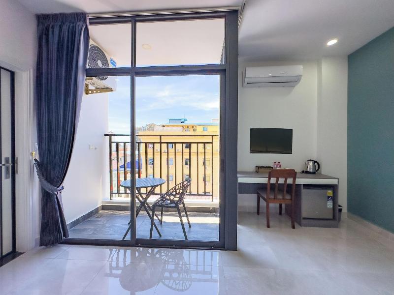 C Hotel image