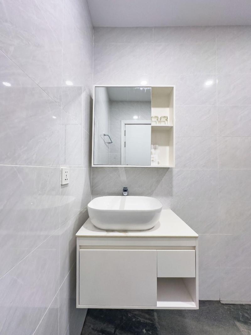 C Hotel image