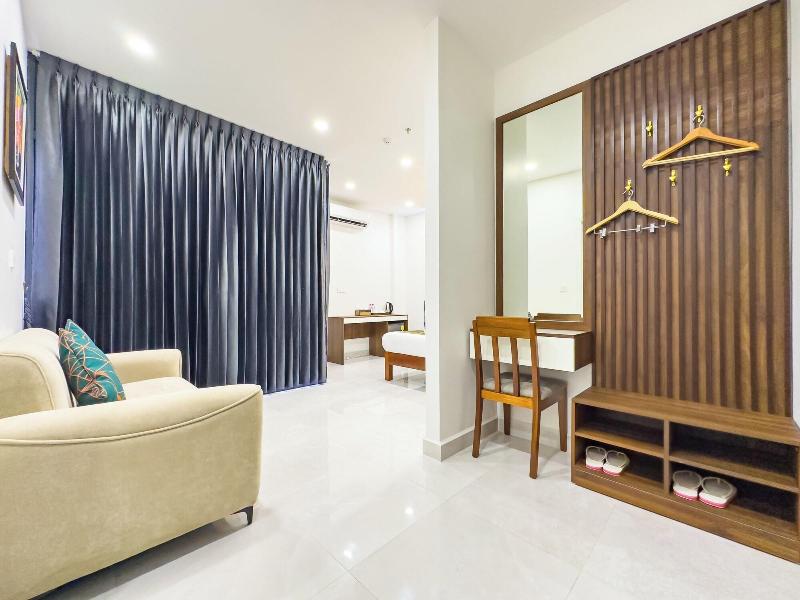 C Hotel image