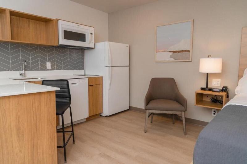 Livaway Suites Tri Cities Richland image