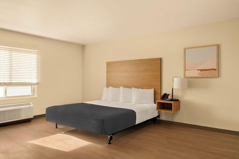 Livaway Suites Tri Cities Richland image