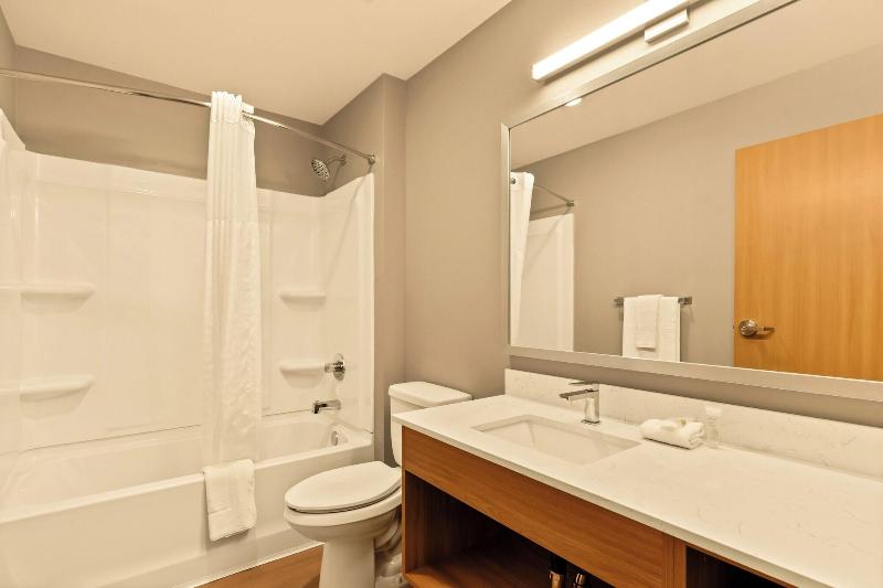 Livaway Suites Tri Cities Richland image
