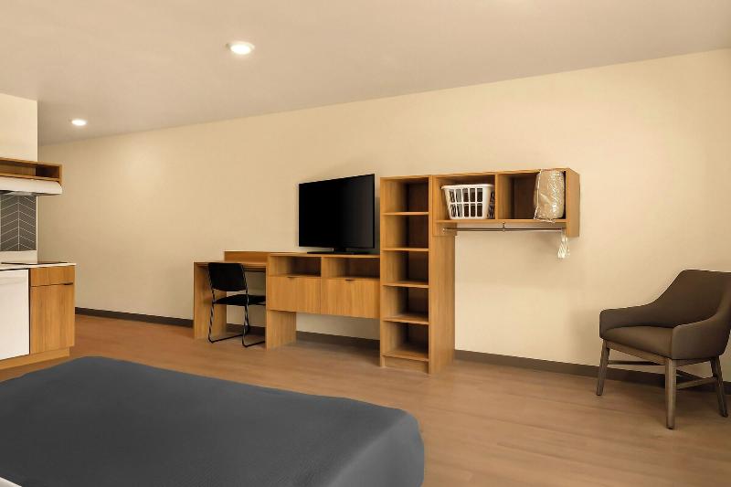 Livaway Suites Tri Cities Richland image