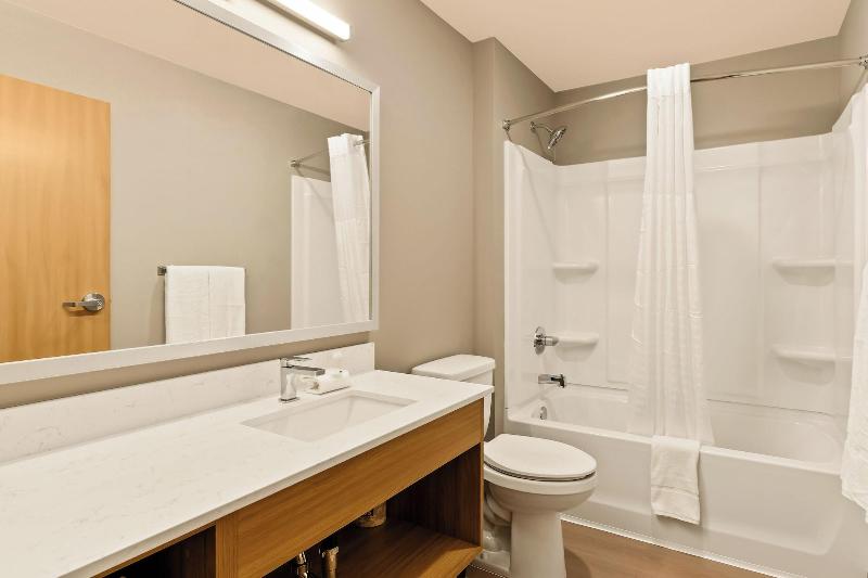 Livaway Suites Tri Cities Richland image