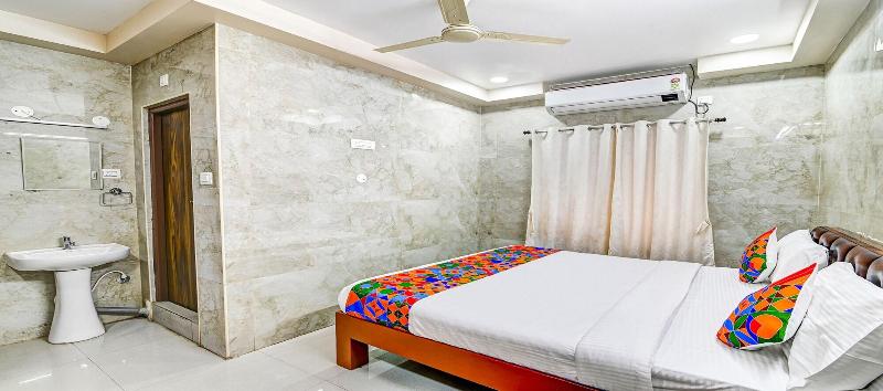 Fabhotel Srinivasa Guest House image